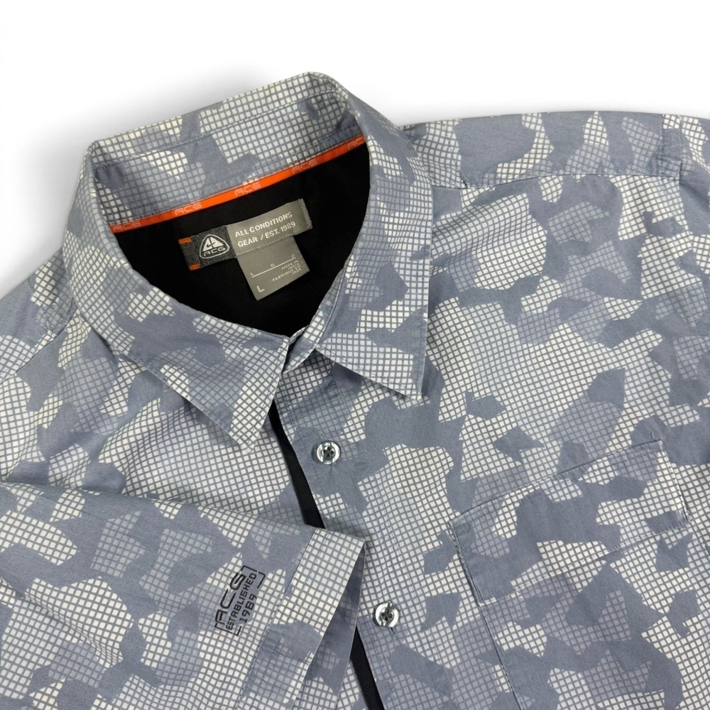 Nike ACG Shirt Mens L Digital Grid Camo Short Sleeve Utility Button Down Y2K